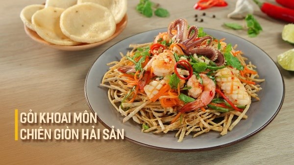 Gỏi khoai môn hải sản