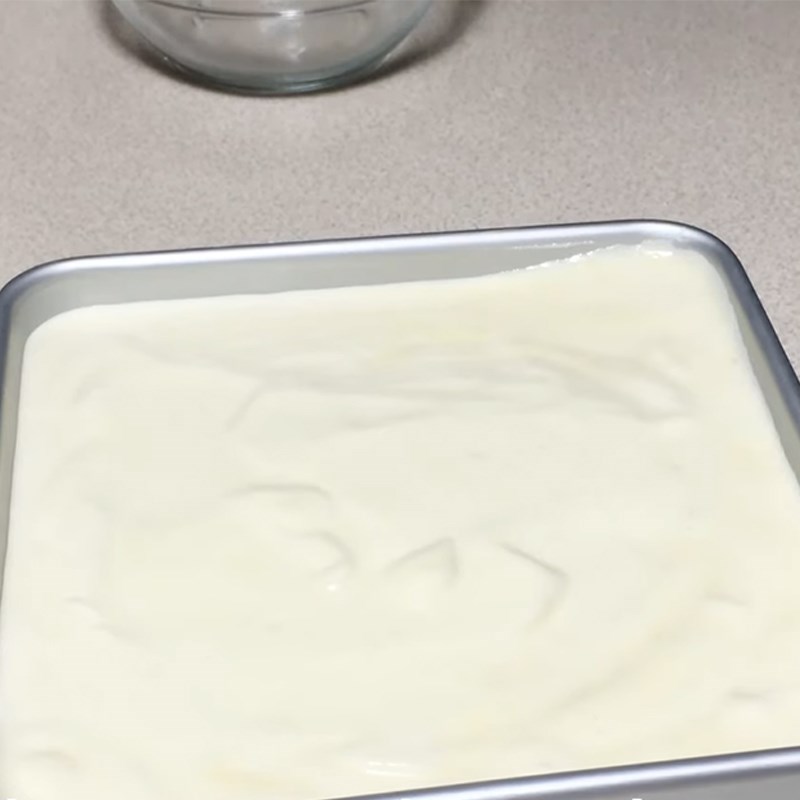 Bước 5 Đổ khuôn và nướng bánh Bánh bông lan hạnh nhân sữa chua Hy Lạp