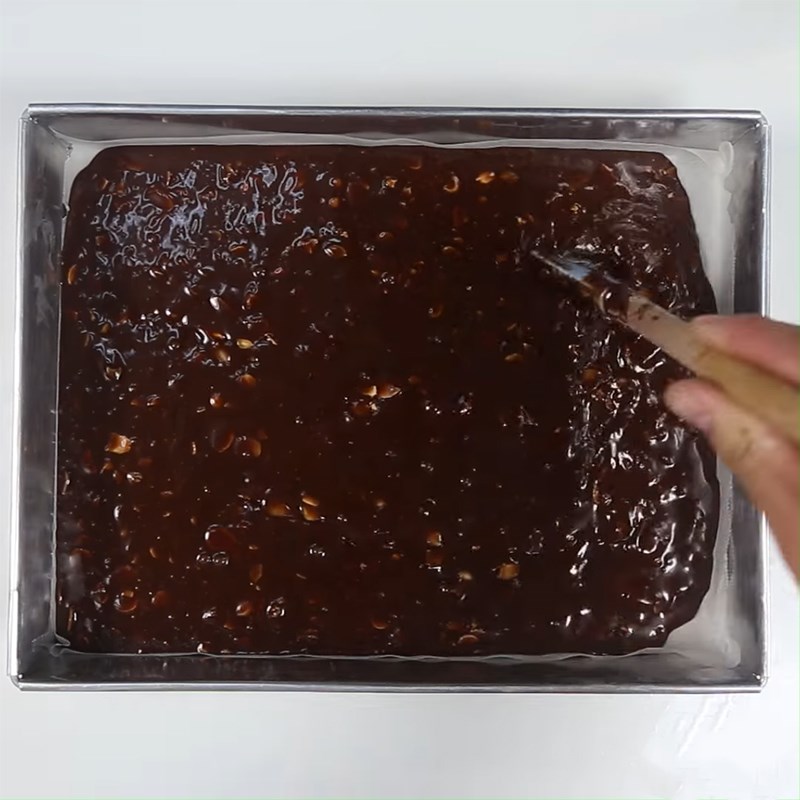 Bước 3 Đổ khuôn và nướng bánh Brownie Bánh brownie hạnh nhân