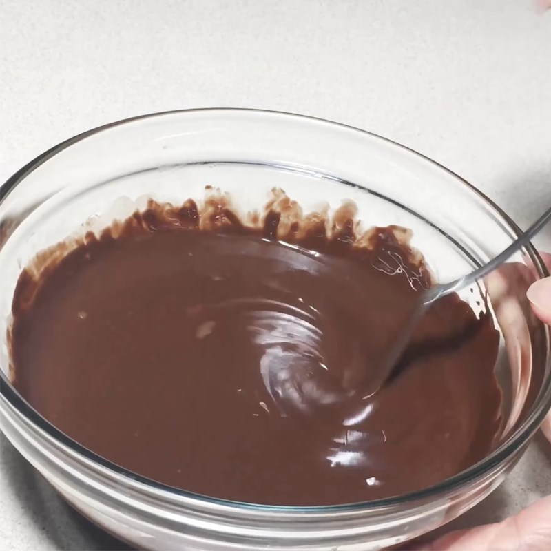 Bước 2 Đun chảy socola Bánh socola chuối bơ đậu phộng