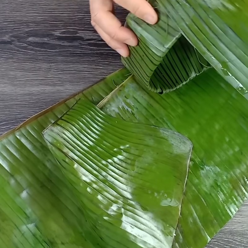 Bước 1 Làm khuôn bánh lá chuối Bánh gạo lá dứa