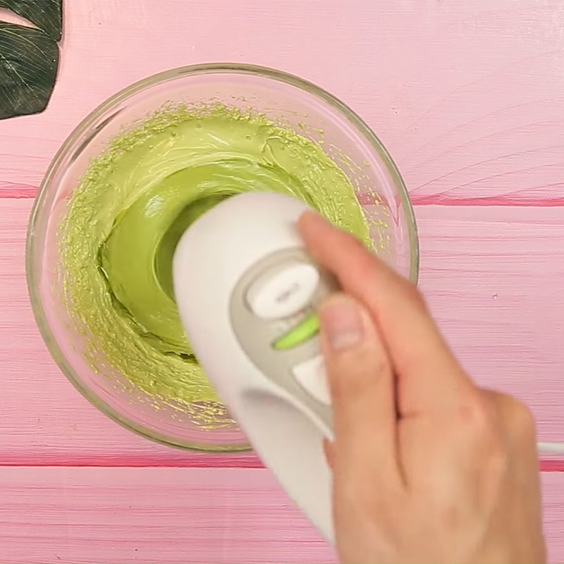 Bước 2 Làm socola truffle matcha Socola truffle Matcha trà xanh nhân dâu tây