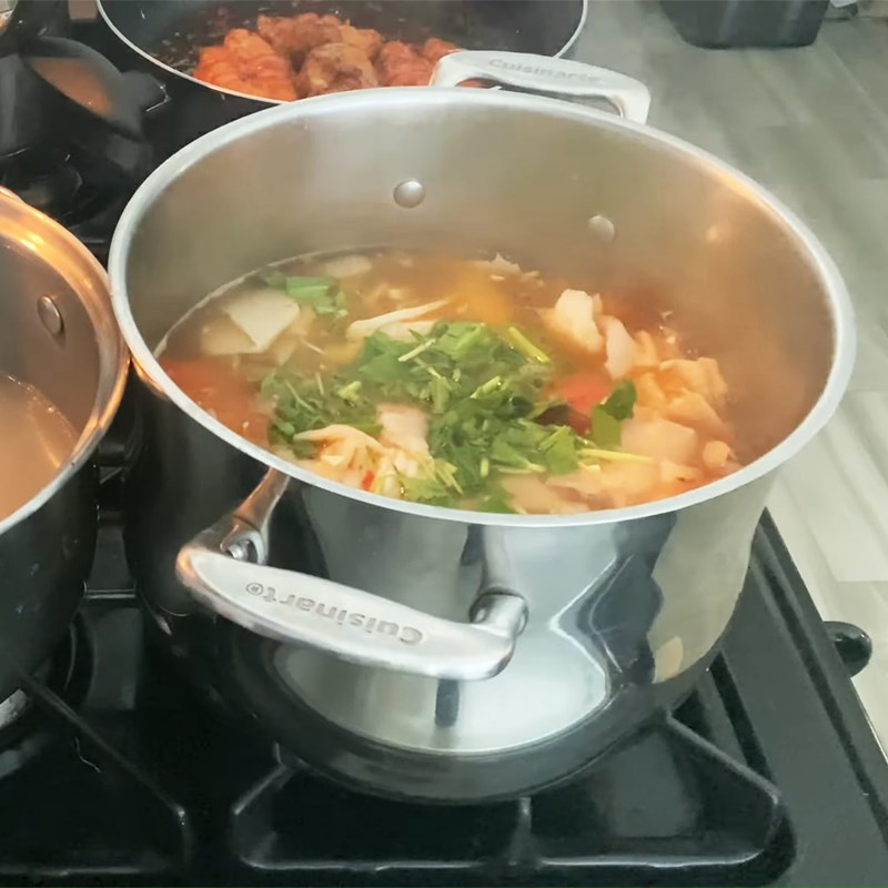 Bước 4 Nấu canh Cá bông lau nấu măng chua