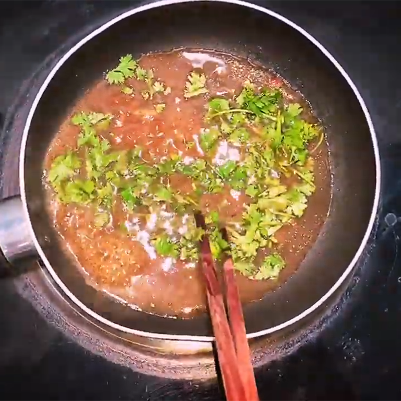 Step 4 Cooking the sauce and finishing Steamed basa fish with ginger