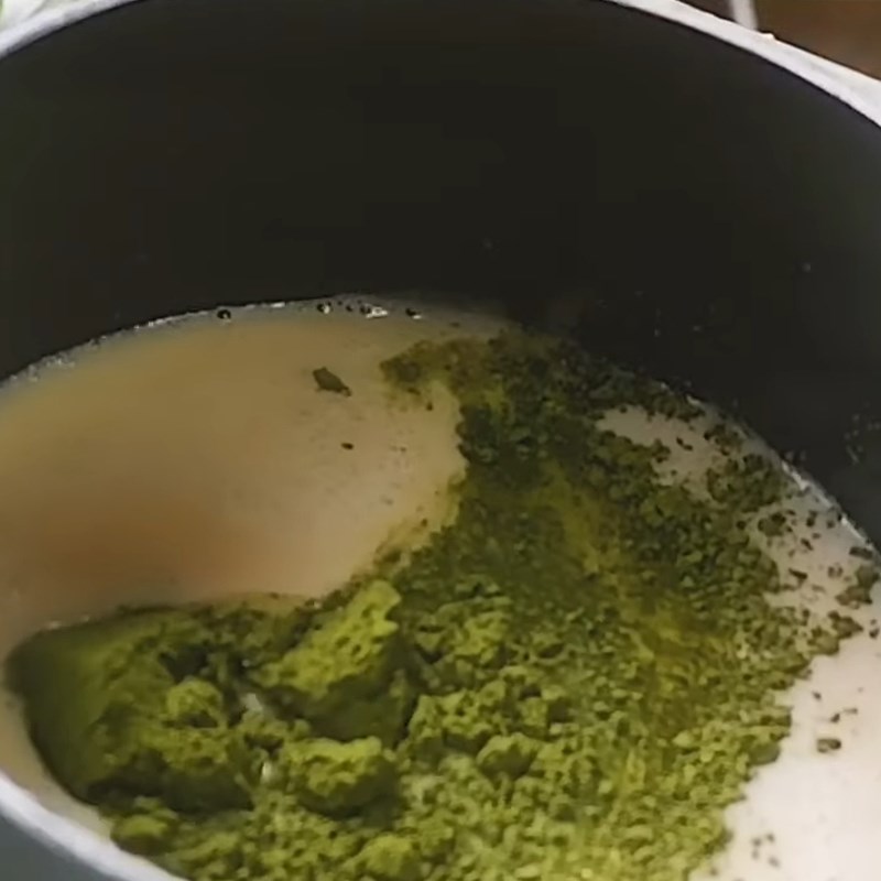 Bước 4 Nấu sữa matcha trà xanh Bánh gato bông lan kem matcha trà xanh