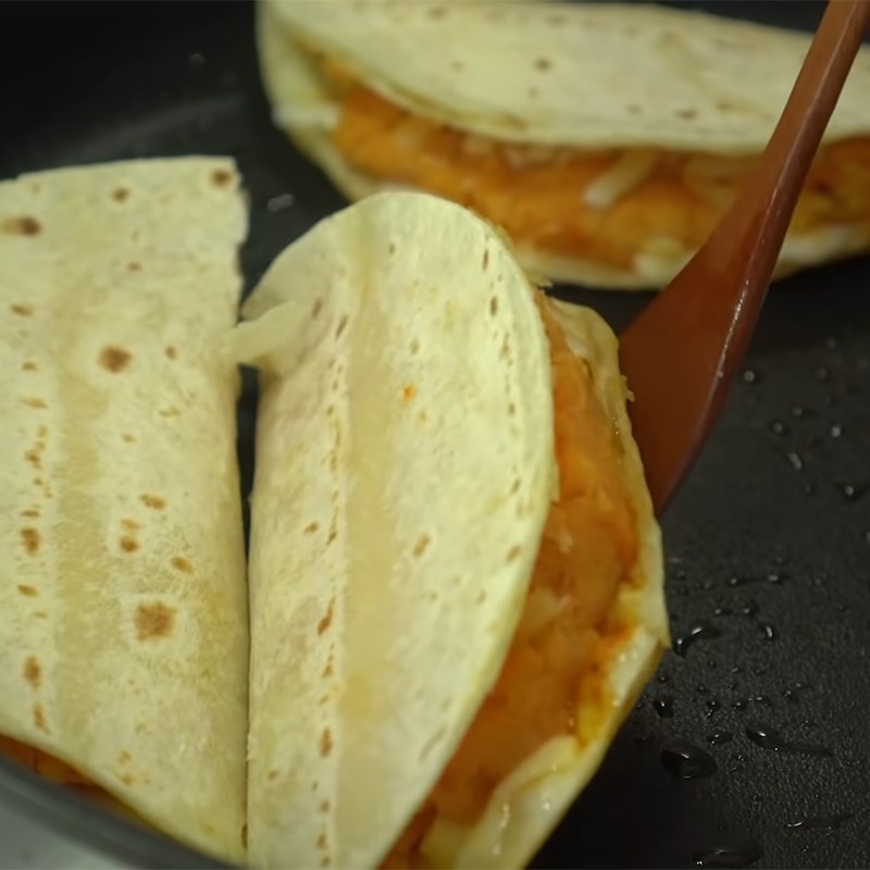 Bước 5 Rán bánh Bánh tacos khoai tây phô mai