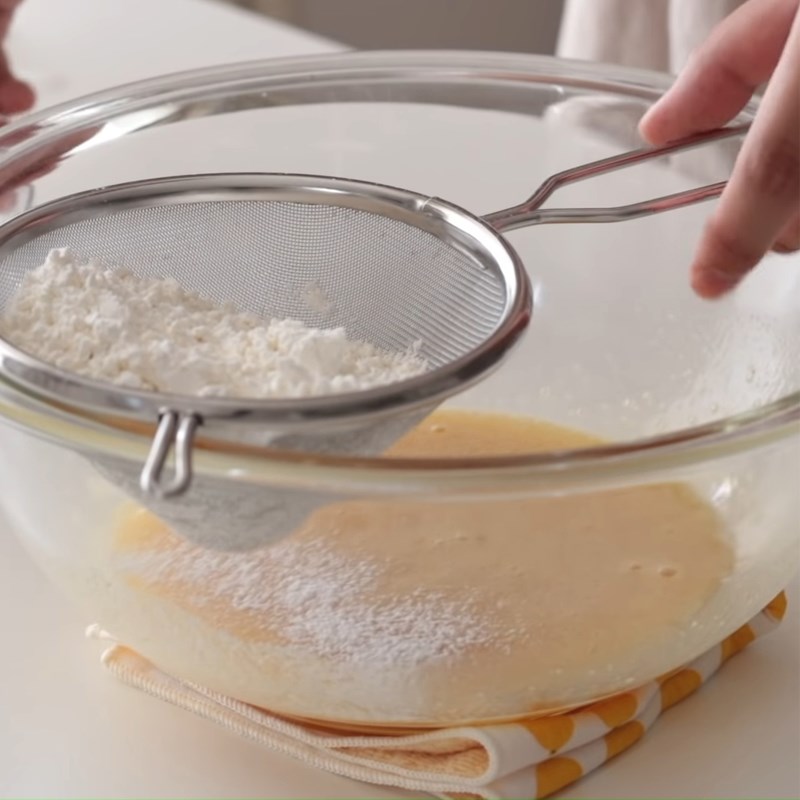 Bước 3 Rây và trộn bột bánh Bánh crepe ngàn lớp cơ bản - Mille crepe cake