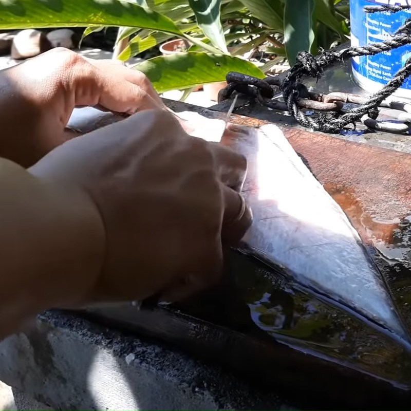 Bước 1 Sơ chế cá bơn Cá bơn nướng sả ớt