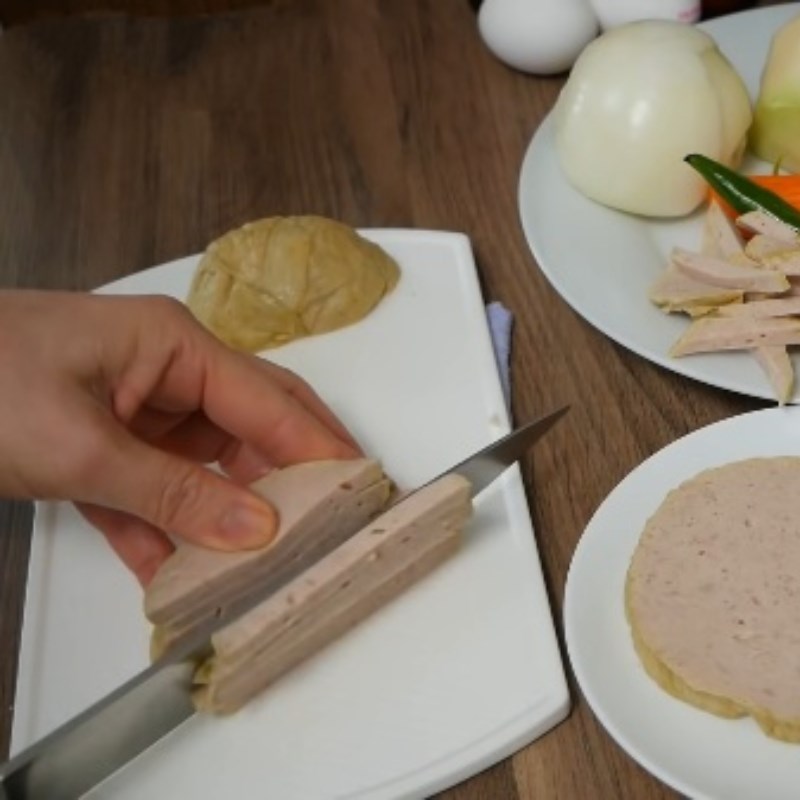 Cách 1 Sơ chế những nguyên vật liệu Miến xào thập cẩm