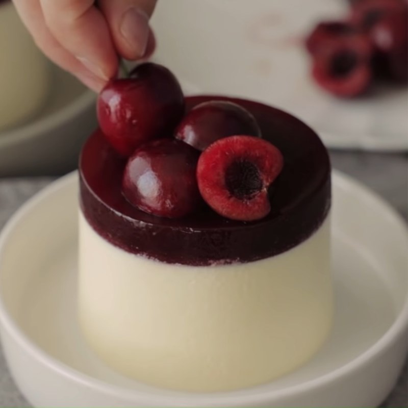 Bước 4 Sơ chế cherry và trang trí Cheesecake cherry