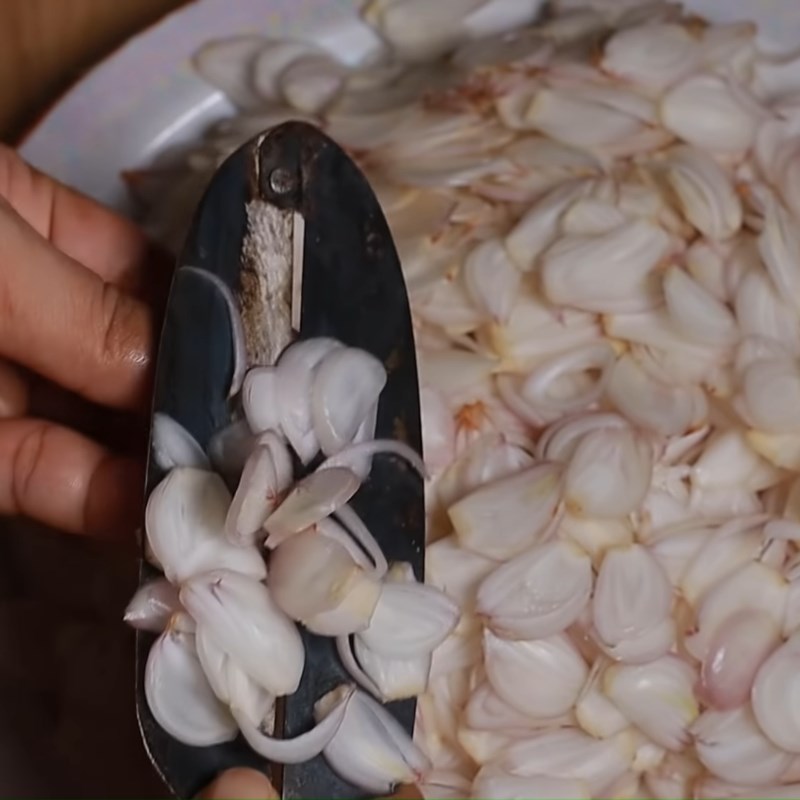 Bước 1 Sơ chế hành Hành phi