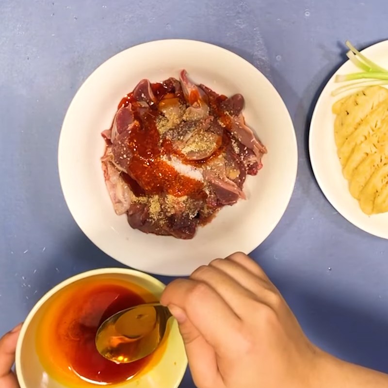 Cách 1 Sơ chế lòng kê Lòng kê xào dứa (thơm)