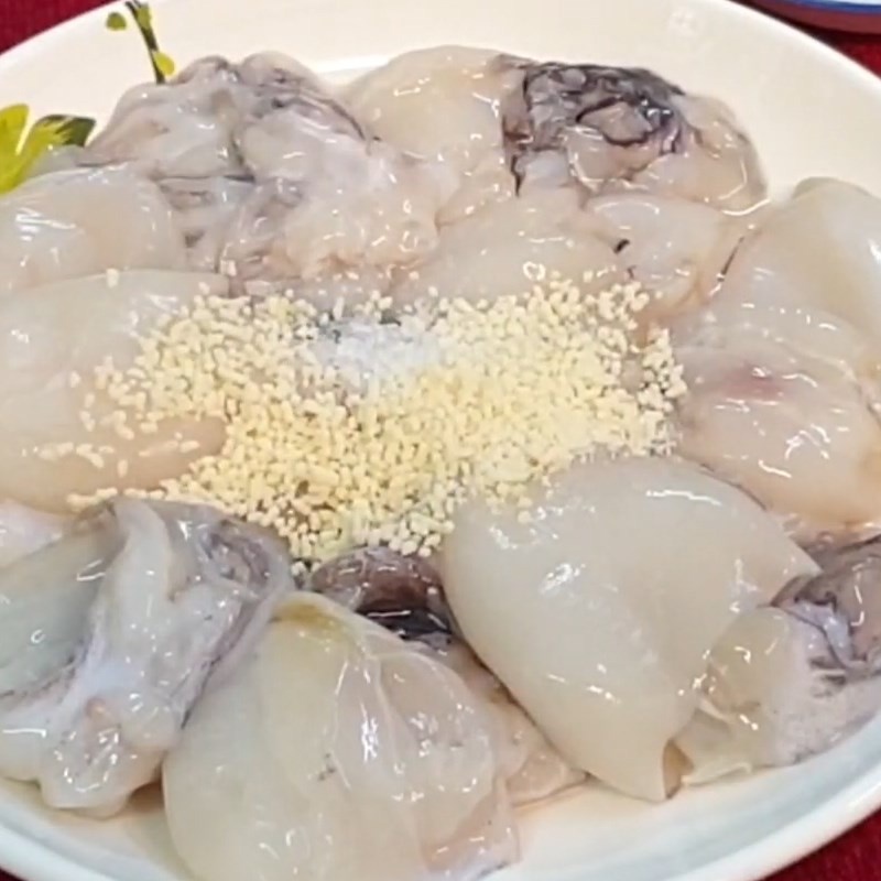 Bước 1 Sơ chế nguyên vật liệu Mực xào đề xuất tây