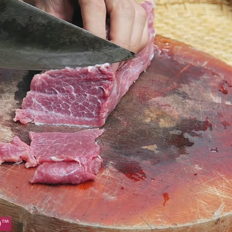 Bước 1 Sơ chế nguyên liệu Trâu xào lá lốt