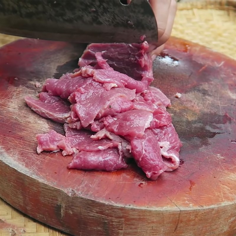 Bước 1 Sơ chế thịt trâu Thịt trâu xào hành tây