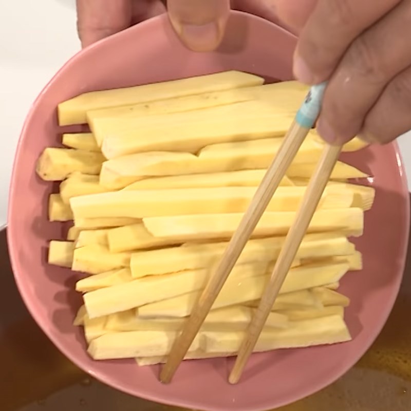 Bước 2 Sơ chế nguyên liệu khác Burger cua lột