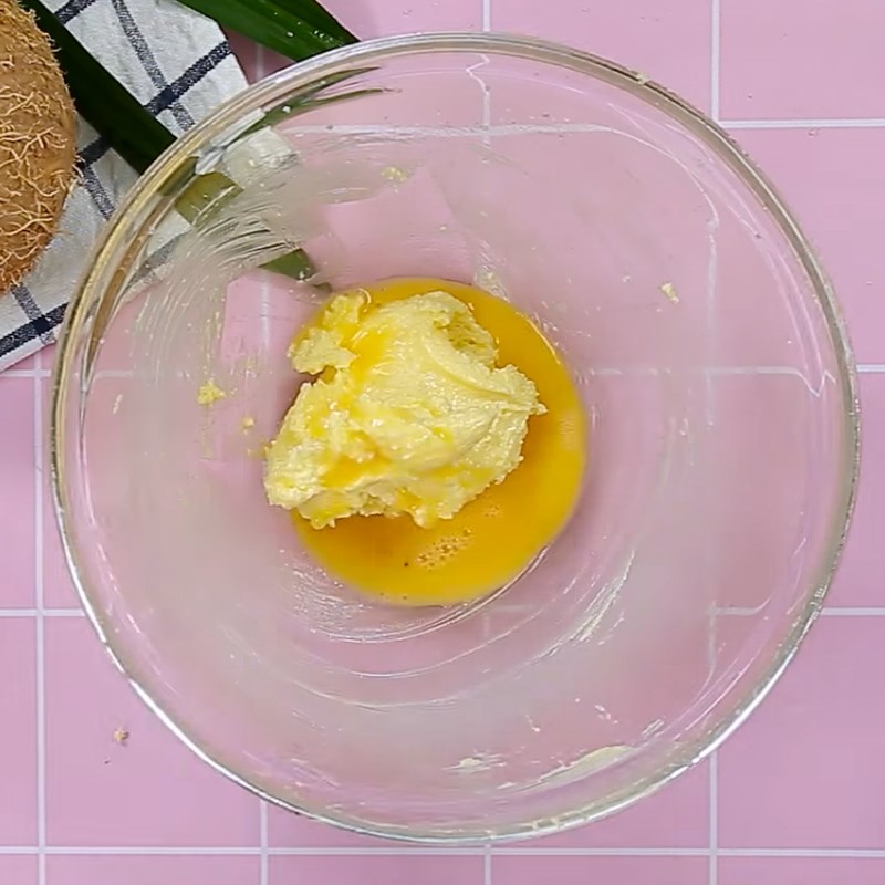 Bước 1 Tán nhuyễn bơ đường Bánh tart trứng dừa lá dứa