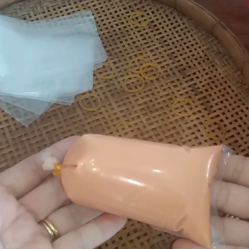 Bước 3 Tạo hình và làm đông Kem đu đủ túi