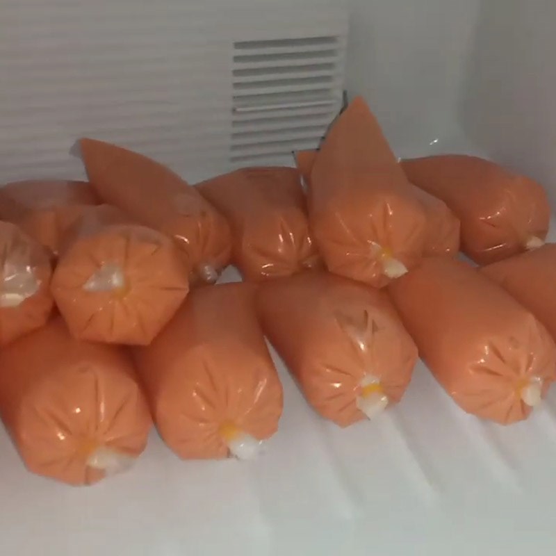 Bước 3 Tạo hình và làm đông Kem đu đủ túi