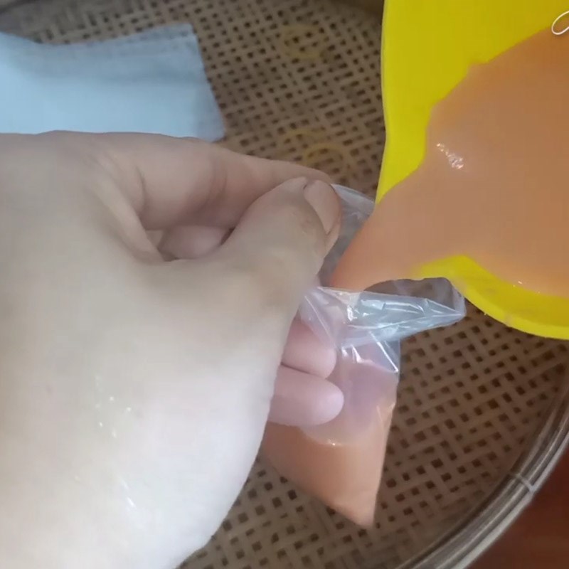 Bước 3 Tạo hình và làm đông Kem đu đủ túi