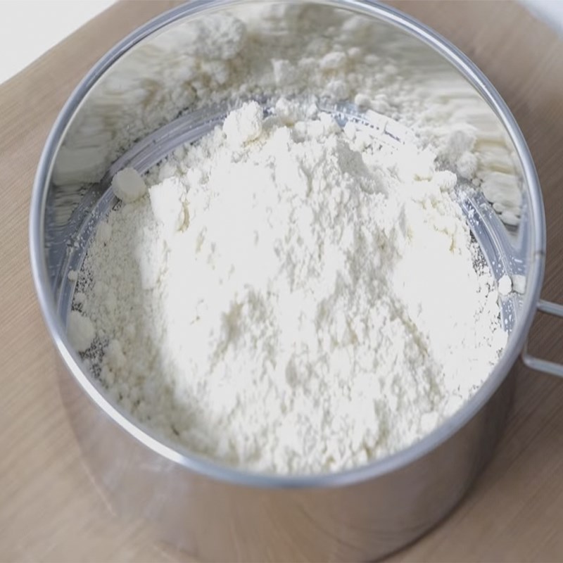 Bước 2 Trộn bột Cách làm bánh macaron mini