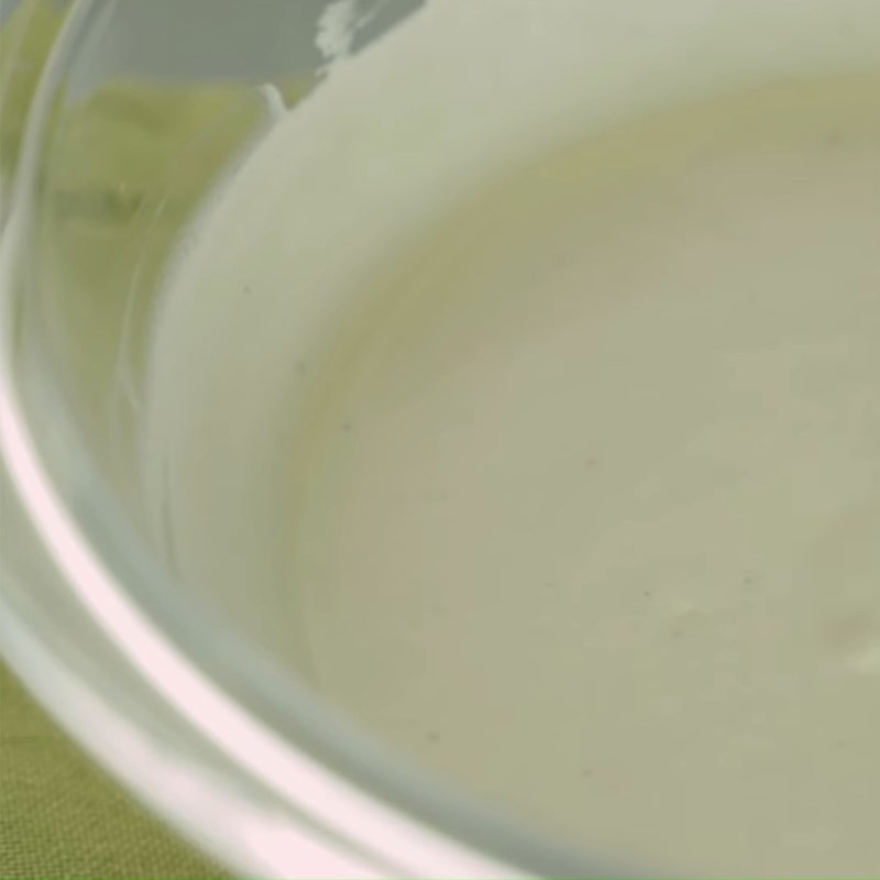 Bước 3 Trộn whipping cream và đổ khuôn Mousse trà xanh và socola trắng