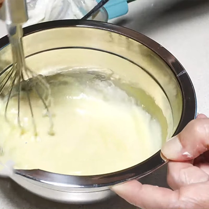 Bước 4 Trộn bột bánh Bánh bông lan hạnh nhân sữa chua Hy Lạp
