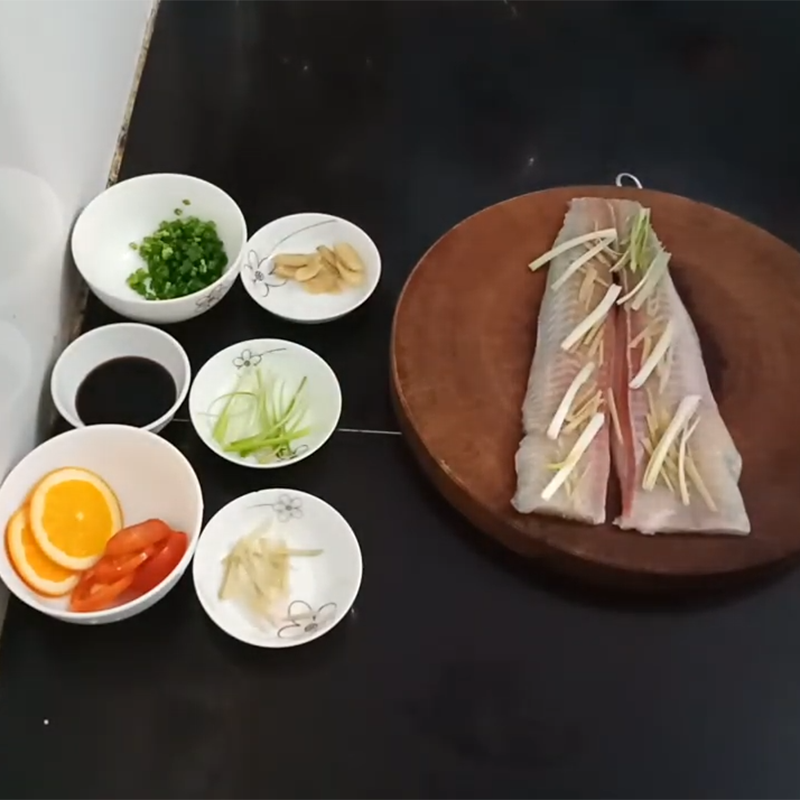 Bước 2 Ướp cá Cá basa hấp xì dầu