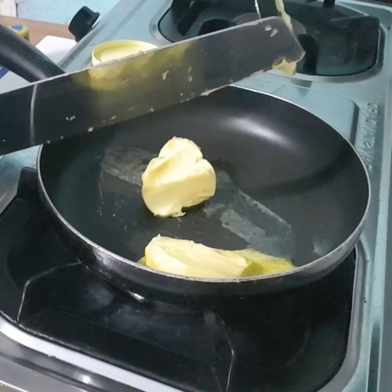 Bước 3 Xào ốc dừa Ốc dừa xào bơ