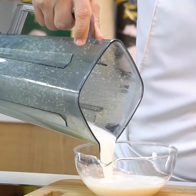 Bước 2 Xay gạo và giã xương cá Cháo cá Bắc Ninh