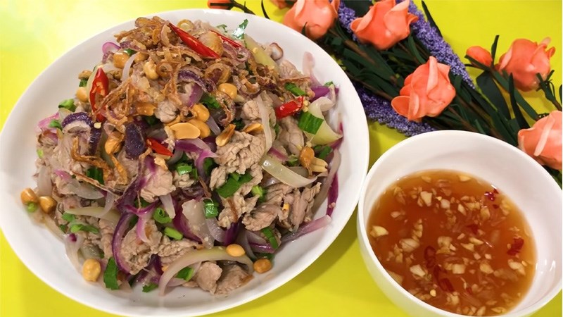 Gỏi bò hành tây