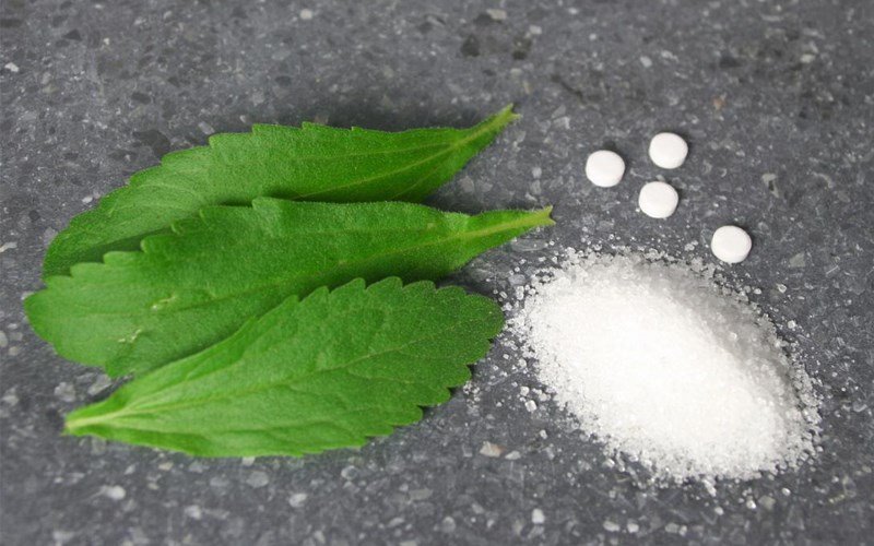 Đường tinh luyện v&agrave; đường tự nhi&ecirc;n