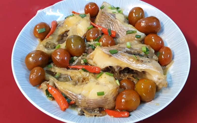 C&aacute; di&ecirc;u hồng kho c&agrave; chua