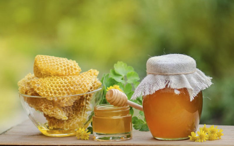 Mật ong có tác dụng gì trong việc giải rượu?