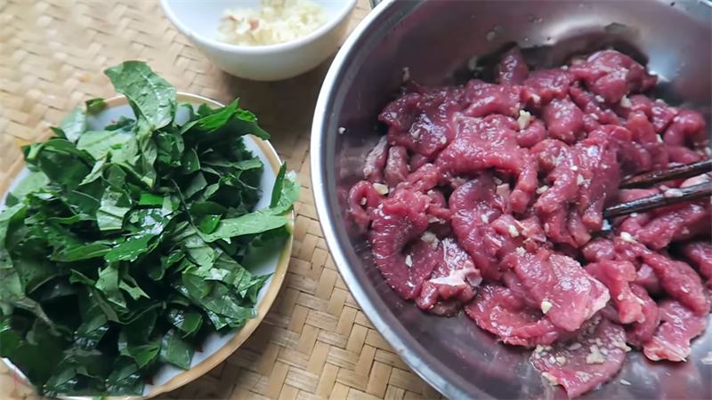 Nguyên liệu món ăn trâu xào lá lốt