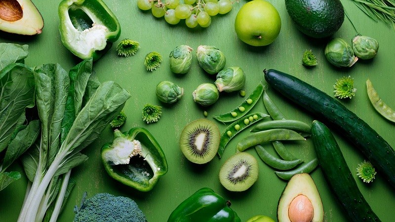 Ăn rau xanh để điều trị táo bón