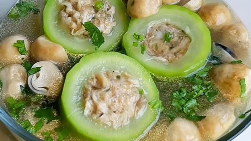 Canh bầu nhồi thịt chay