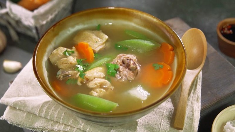 Canh gà bí đao