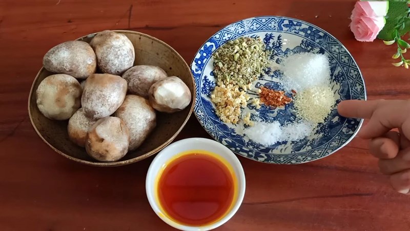 Nguyên liệu làm món nấm rơm kho sả ớt