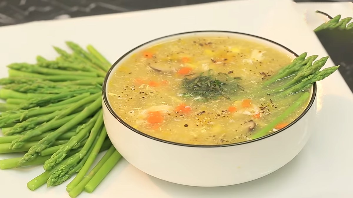 Súp gà măng tây và súp gà bí đỏ
