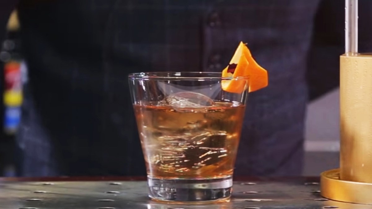 Cocktail Old Fashioned (cocktail kiểu cũ)