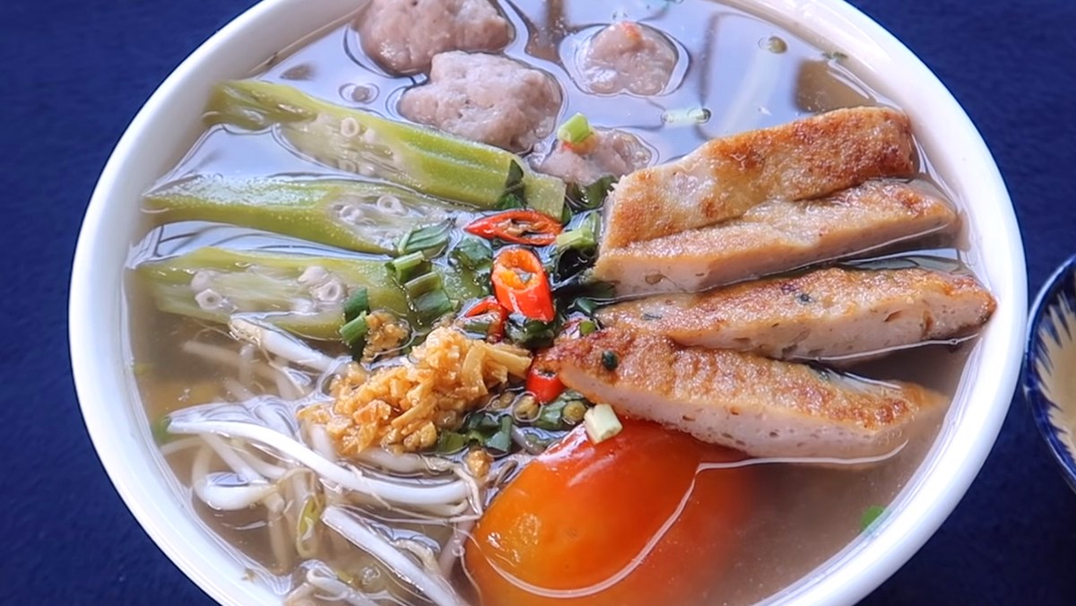 Cách làm canh chua chả cá thác lác thơm ngon đơn giản tại nhà