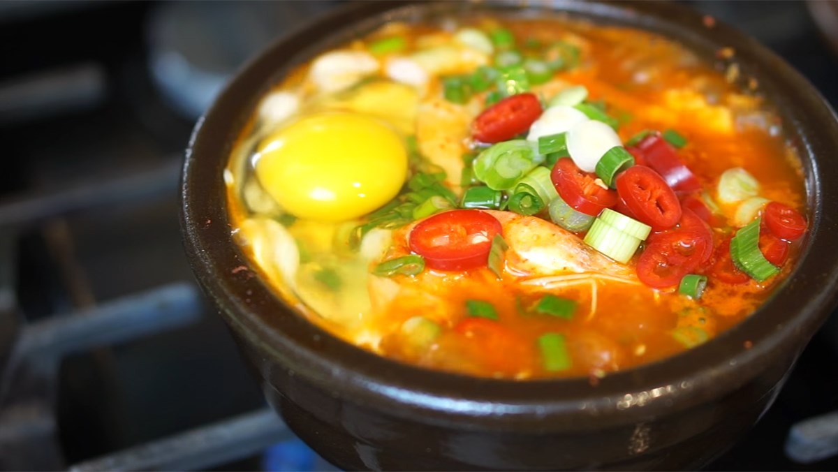 Canh kim chi hải sản