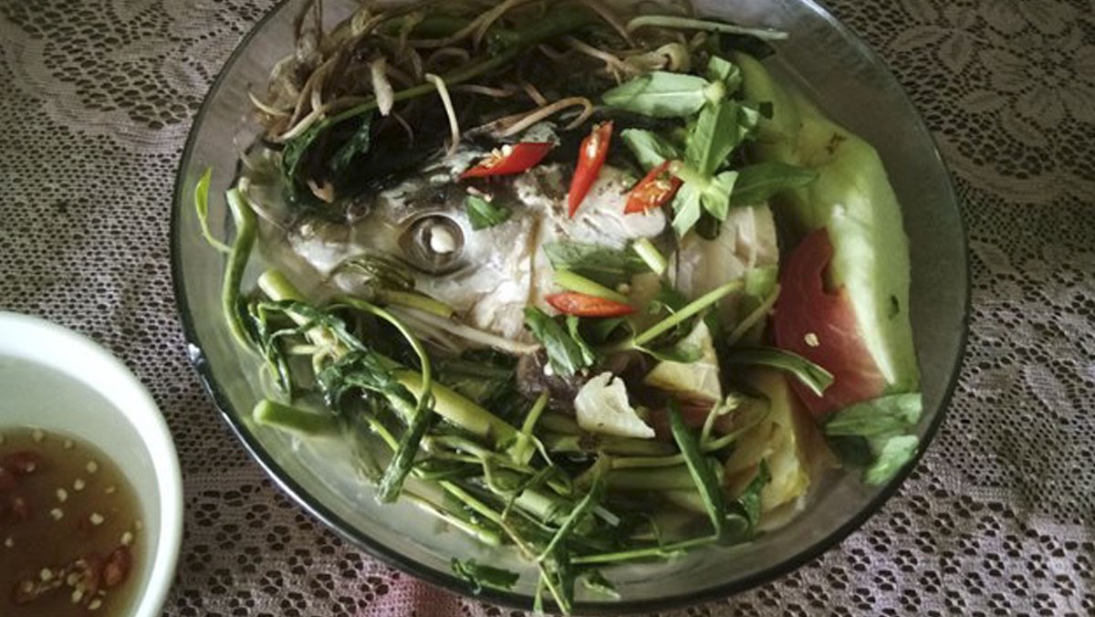 Cá trôi nấu canh chua