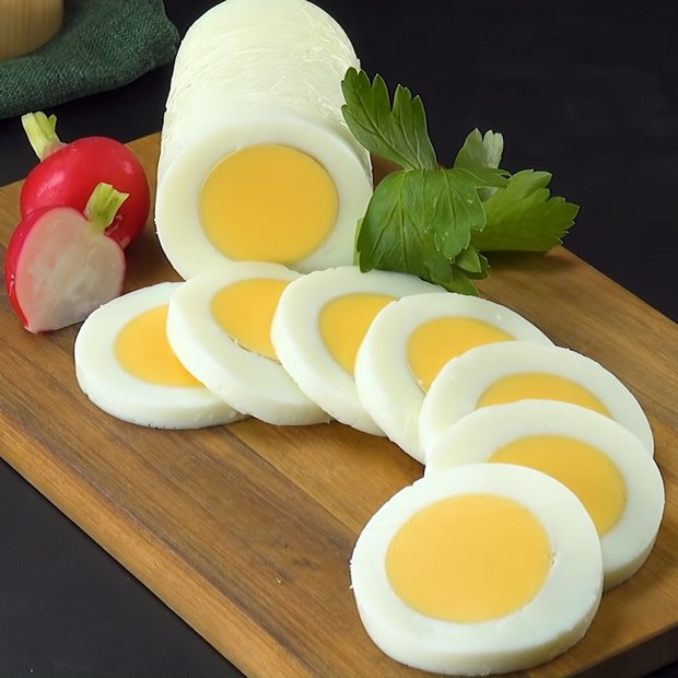 2 Cách luộc trứng siêu dài và túi trứng đẹp mắt đơn giản nhanh cấp tốc