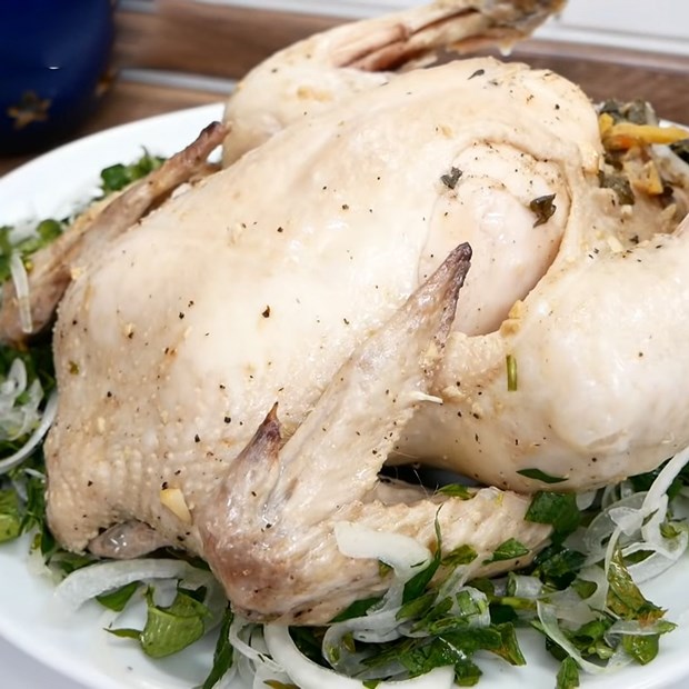 Cách làm gà hấp rau răm cay nồng mới lạ hấp dẫn đổi vị cho bữa cơm