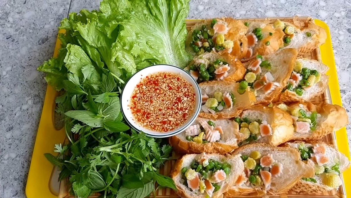 Bánh mì hấp chay thanh cua