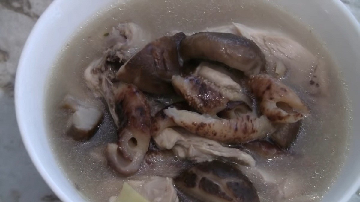 Canh gà hải sâm