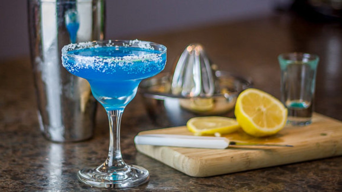 Cocktail Blue Margarita đá xay