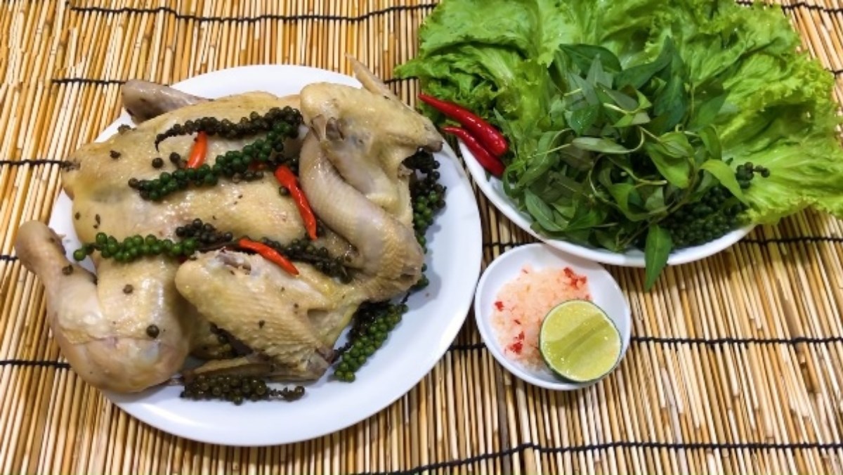 Gà hấp tiêu xanh